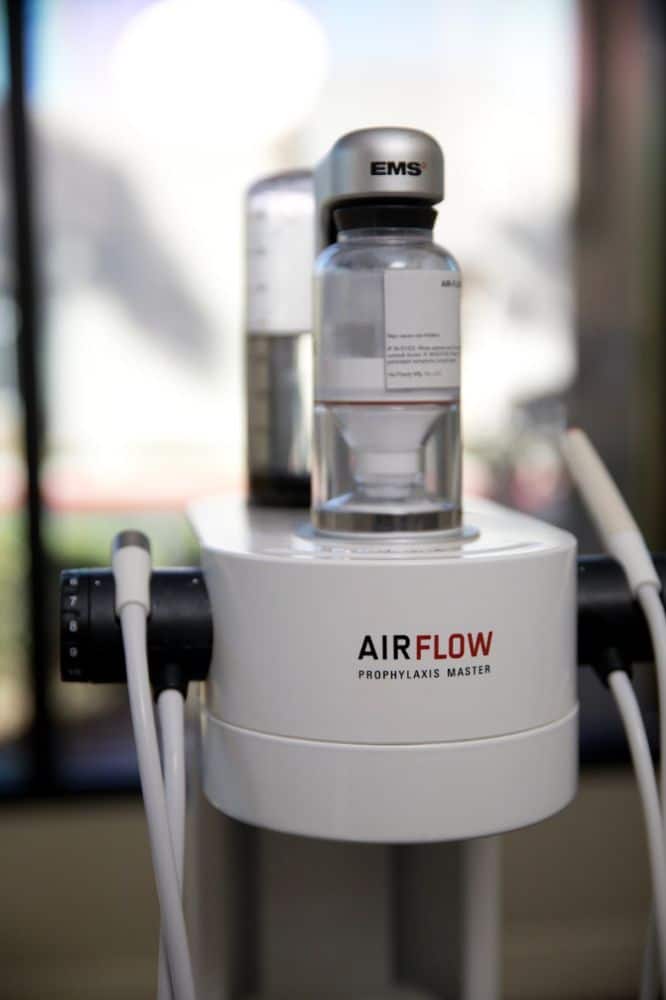 EMS Airflow-Guided Biofilm Therapy